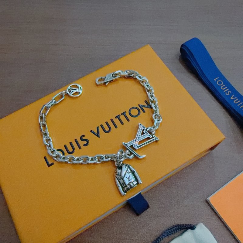 Louis Vuitton UA Padlock Chain Bracelet Silver view