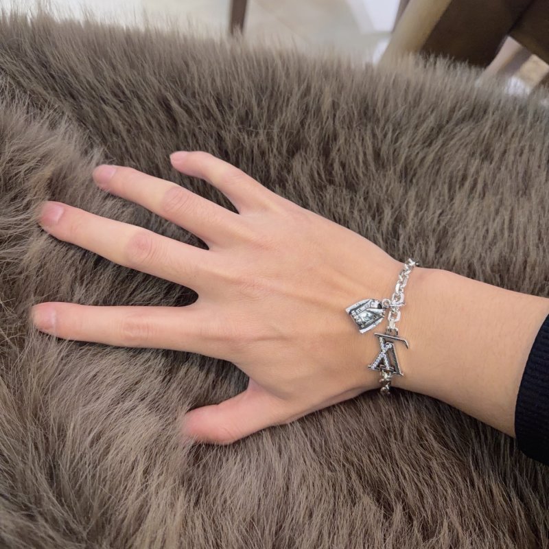 Louis Vuitton UA Padlock Chain Bracelet Silver view