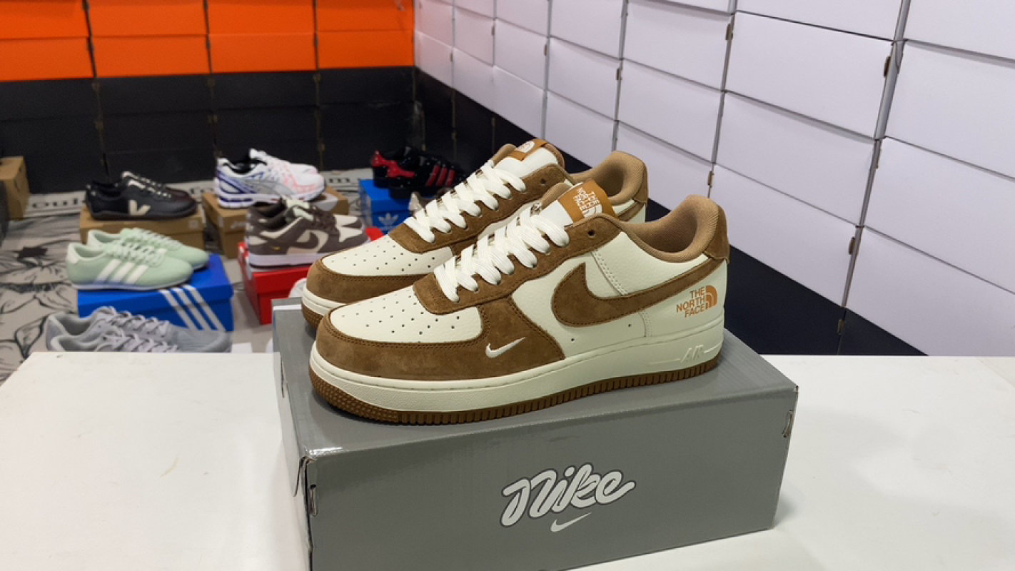 Nike Air Force 1 '07 Low Khaki Cream White