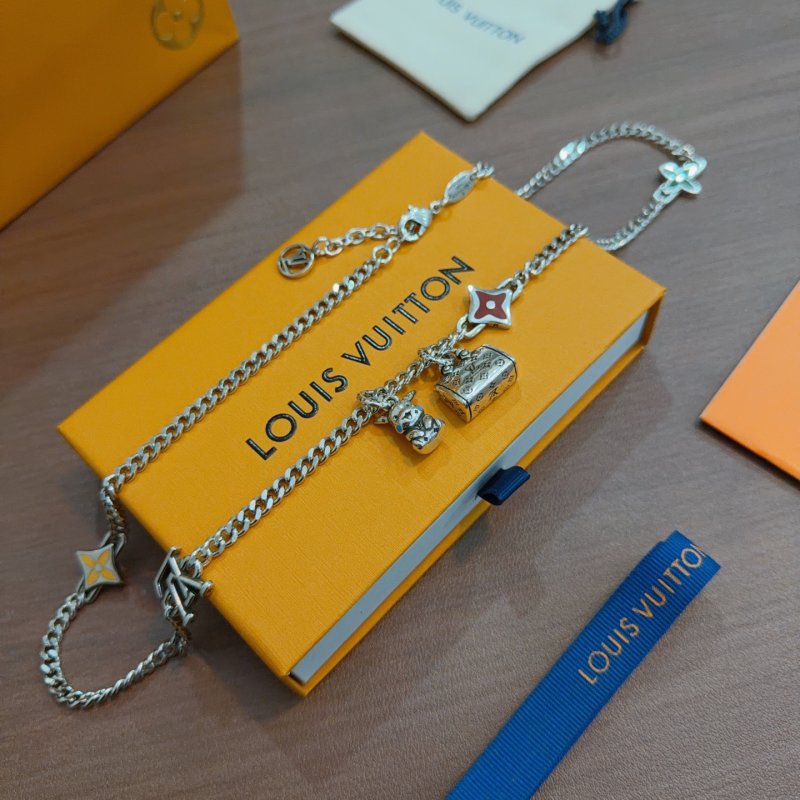 Louis Vuitton LV Chain Necklace Silver Tone Replica
