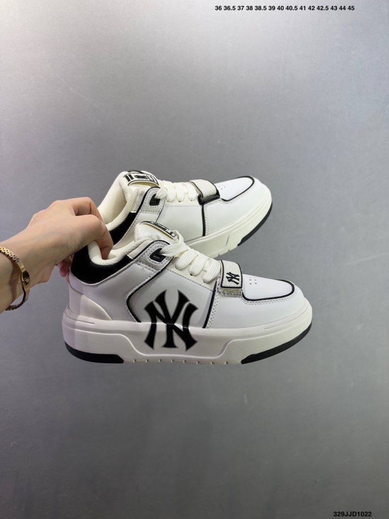 MLB Chunky Liner New York Yankees White Black Low-Top Sneaker view