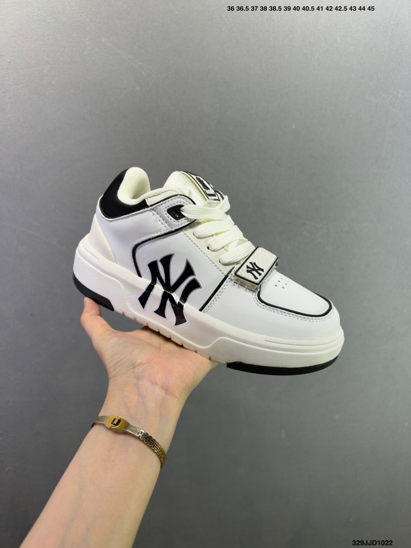 MLB Chunky Liner New York Yankees White Black Low-Top Sneaker view