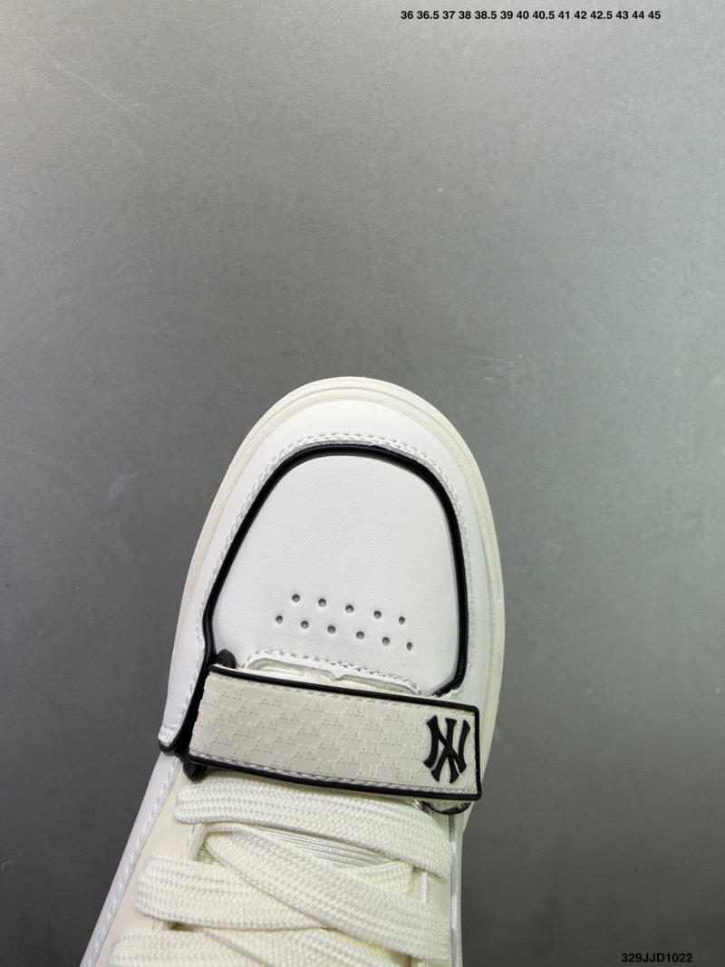 MLB Chunky Liner New York Yankees White Black Low-Top Sneaker view