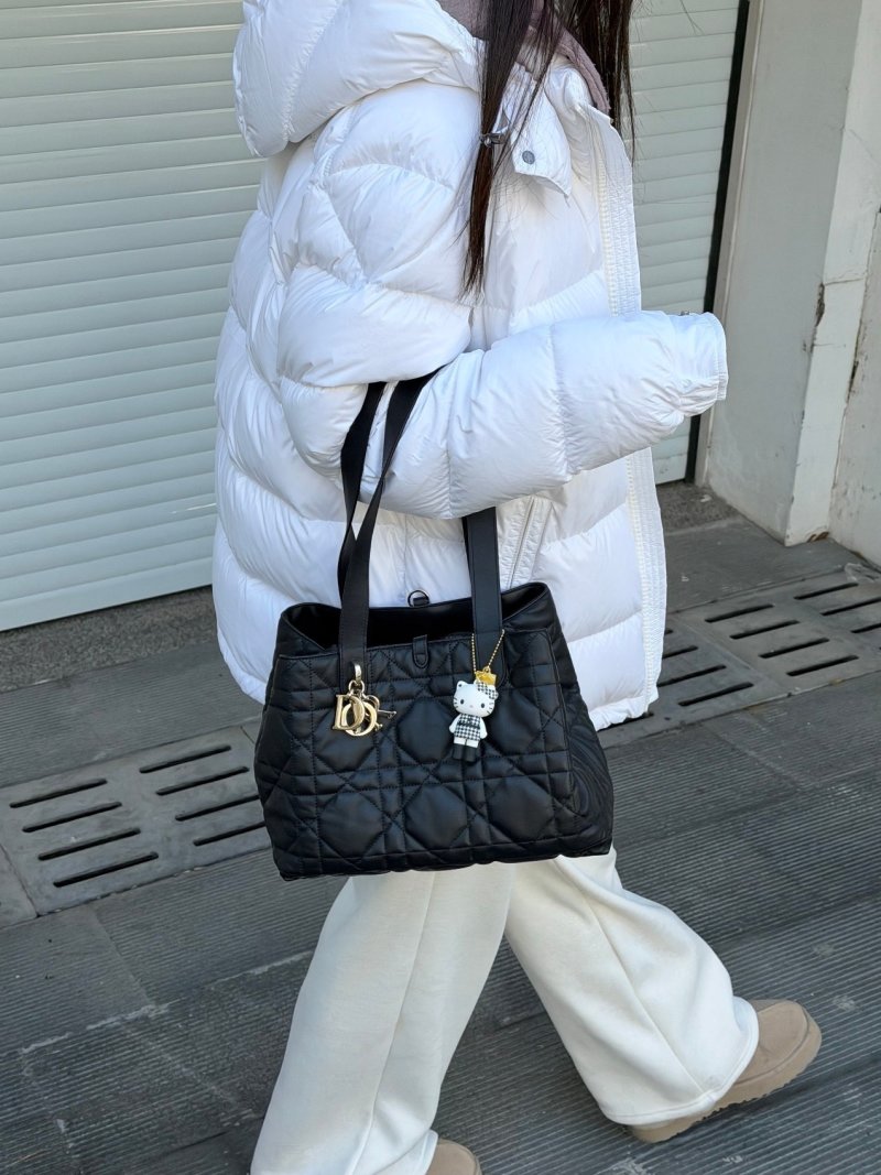 Dior Toujours Quilted Black Tote Bag UA Replica view