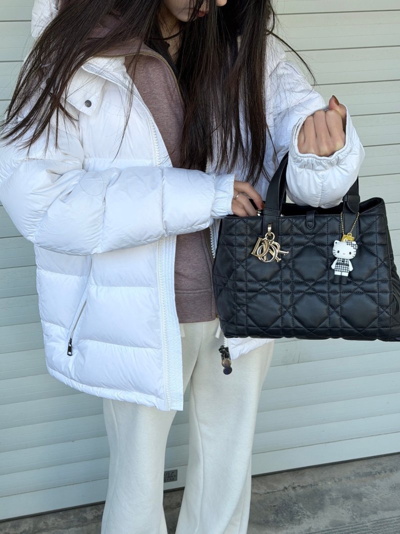 Dior Toujours Quilted Black Tote Bag UA Replica view