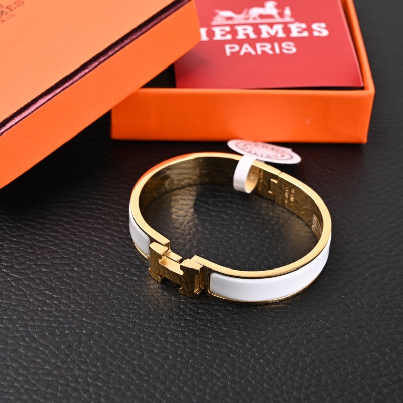 Hermès White Enamel Gold Bangle Bracelet