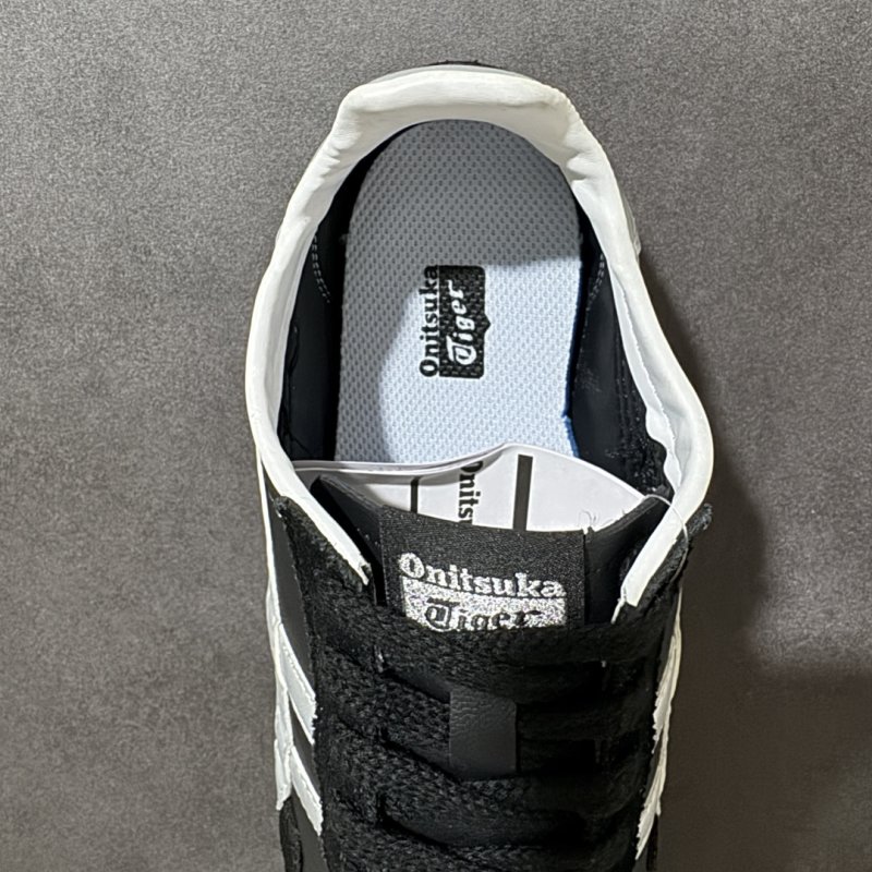 Onitsuka Tiger Runspark Black White Low-Top Casual Sneaker view