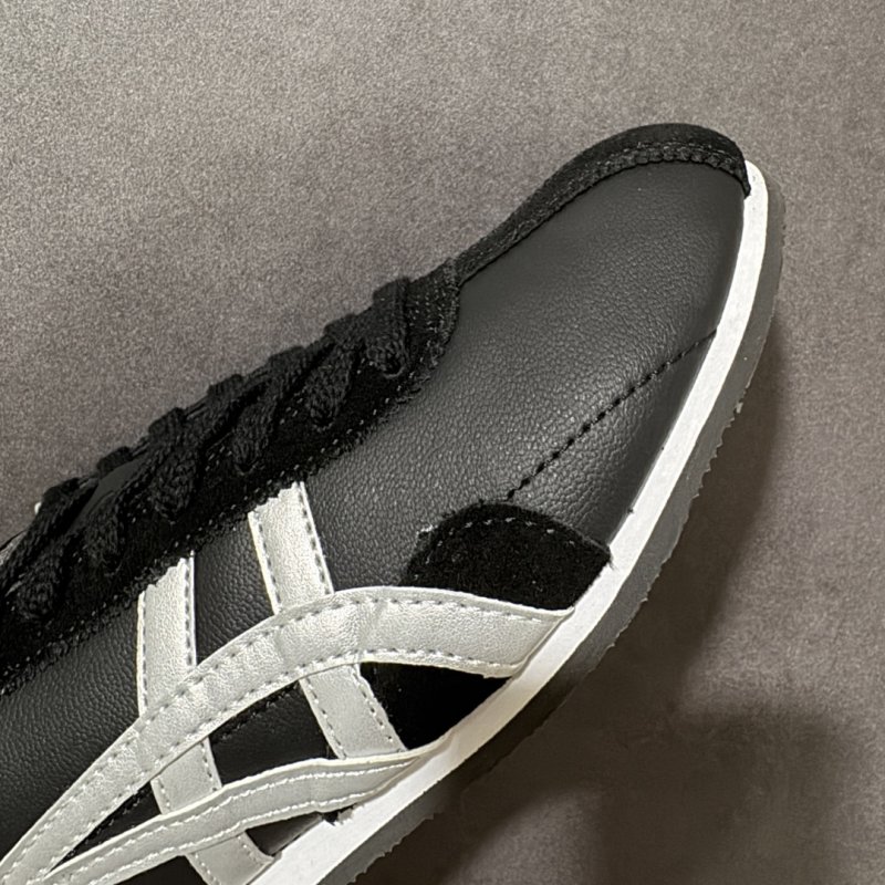 Onitsuka Tiger Runspark Black White Low-Top Casual Sneaker view