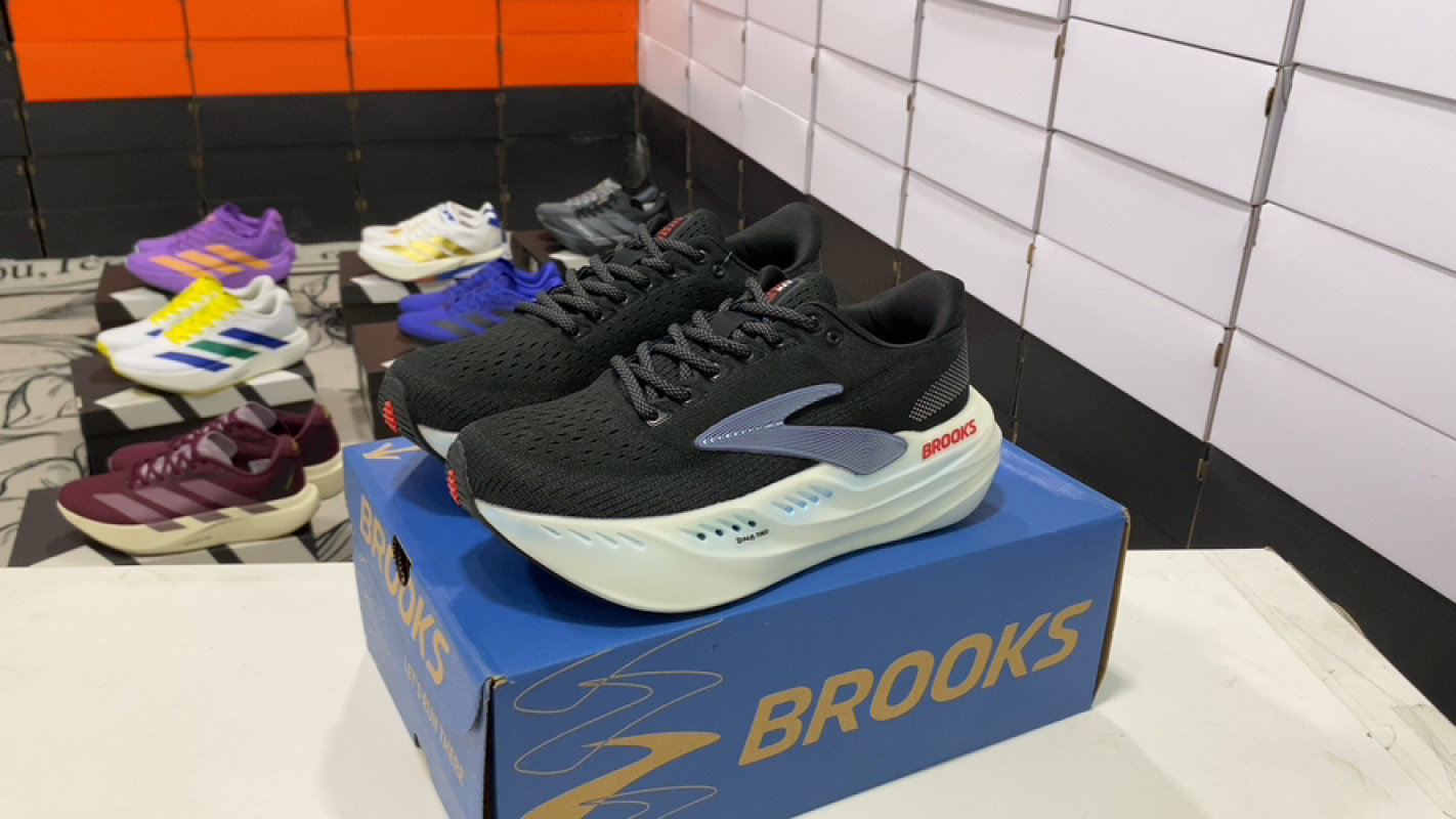 Brooks Glycerin Max Black Cream Running Shoe