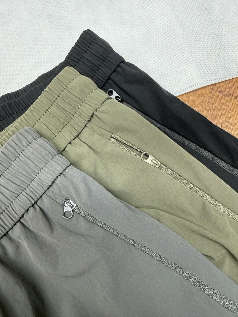 Kolon Sport Three-Pocket Outdoor Shorts - Olive Green view