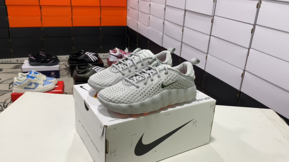 Nike Mind 002 Black Foam Nodule Training Shoe