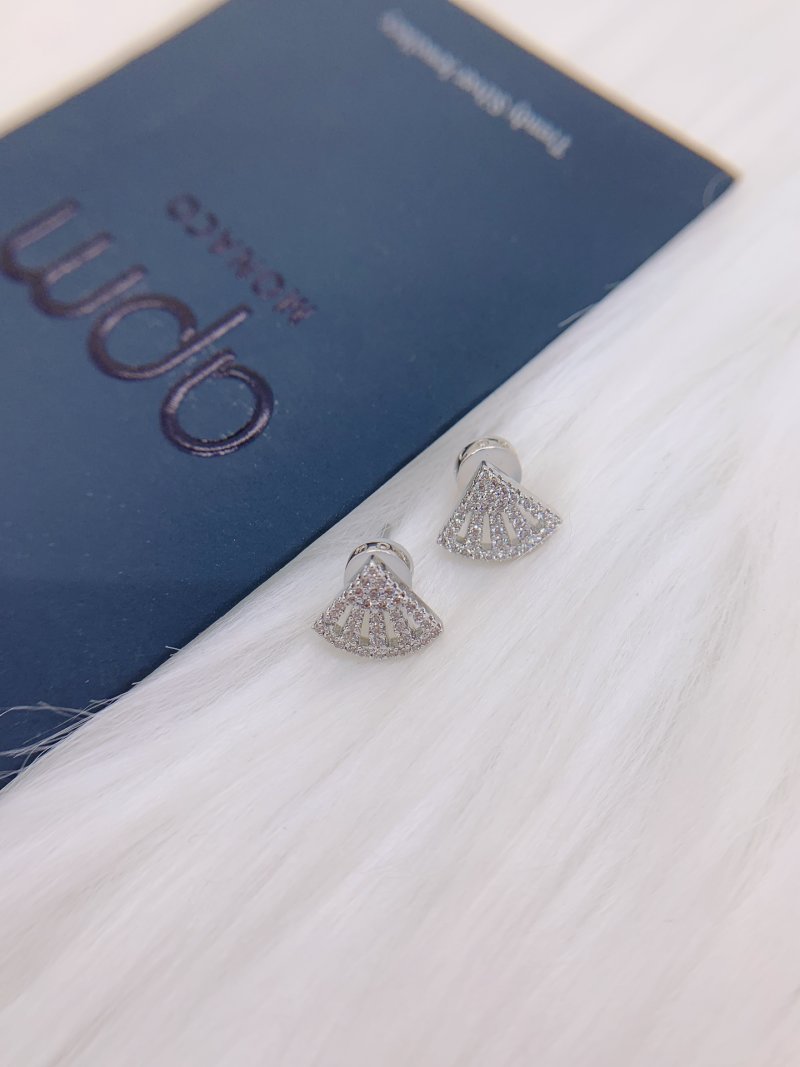 APM Monaco Baby Fan Shell Silver Earrings 2021 Style view
