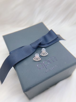 APM Monaco Baby Fan Shell Silver Earrings 2021 Style view 8