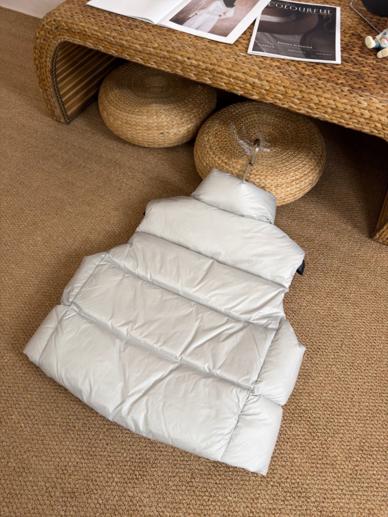Canada Goose Cypress Classic Quilted Puffer Vest White view