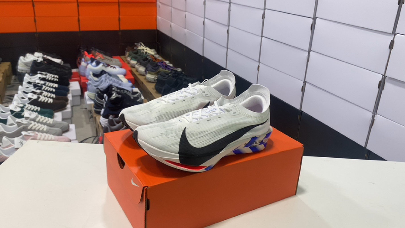 Nike ZoomX Streakfly 2 White Black Marathon Running Shoe