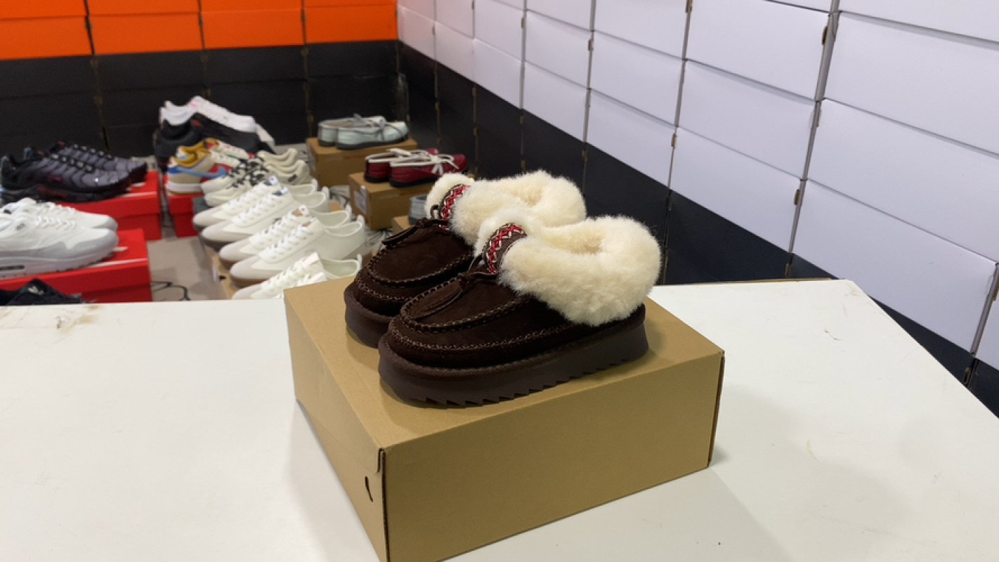 UGG Alpine Kids Snow Boot Chestnut Wool-Lined UA Replica