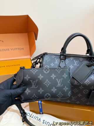 Louis Vuitton Speedy 30 Soft Monogram Noir Replica view 3