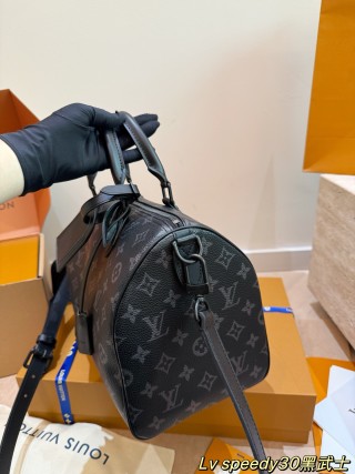 Louis Vuitton Speedy 30 Soft Monogram Noir Replica view 4