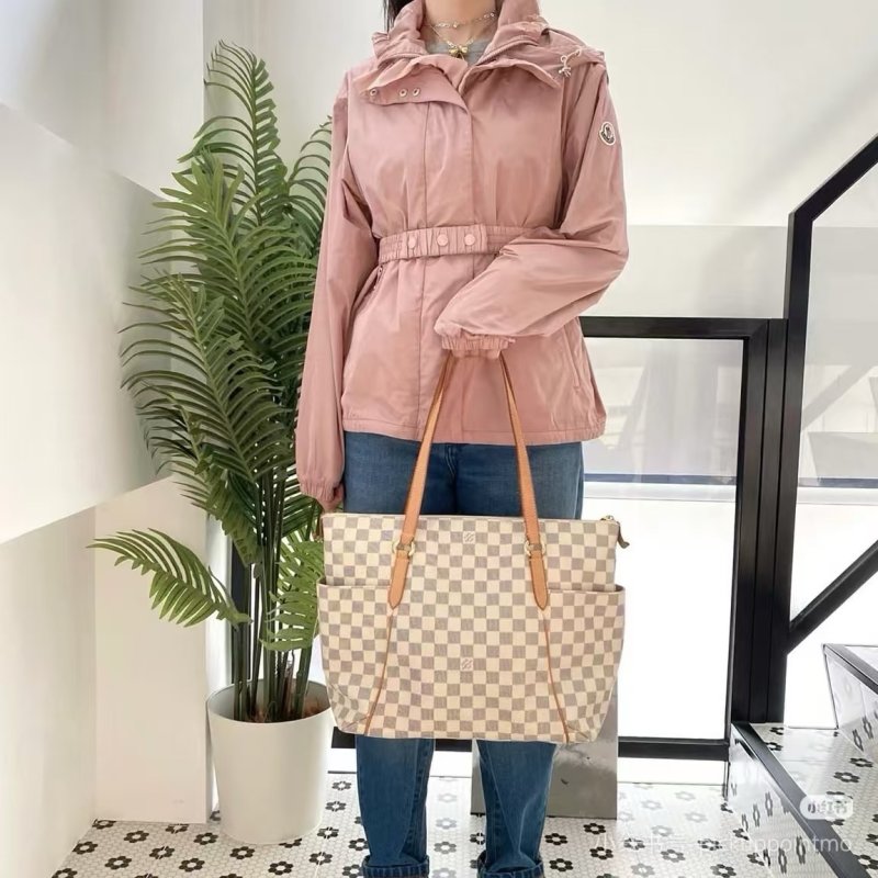 Nike Windrunner Jacket Pink UA Replica view