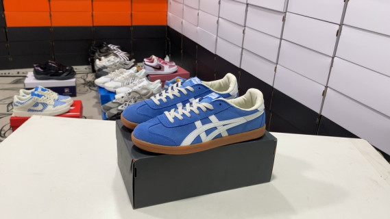 Onitsuka Tiger Tokuten Blue Cream Low-Top Retro Sneaker