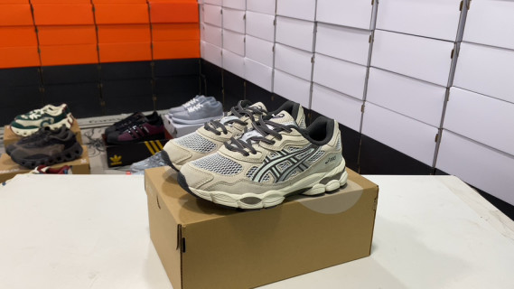 Asics GEL-NYC Retro Running Shoe Cream Black