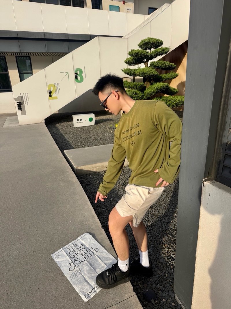 Acne Studios Stockholm 1996 Graphic Crew Sweatshirt Olive view