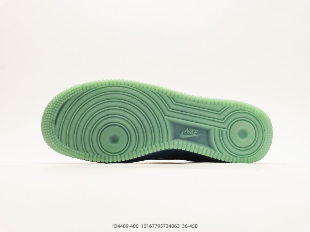 Nike Air Force 1 '07 Low Patent Navy Purple Glow IO4489-400 view