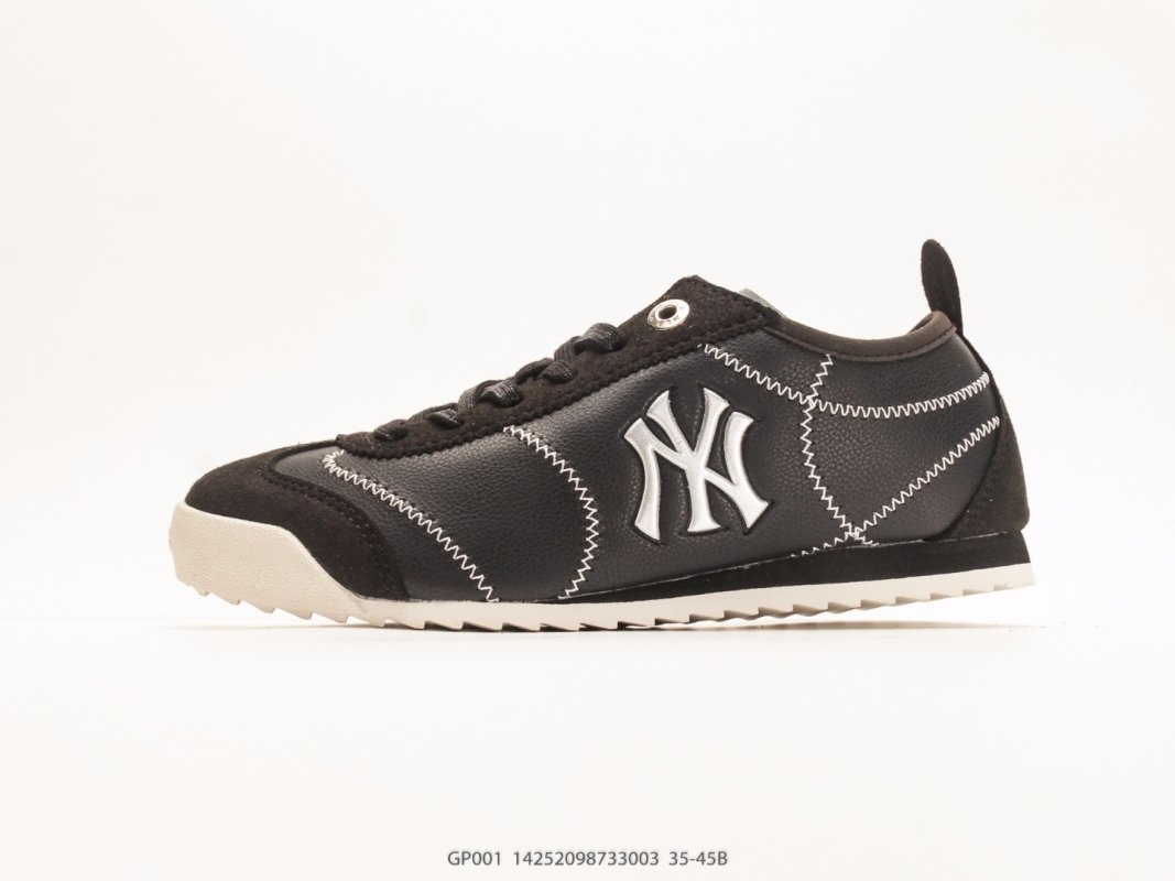 New Balance CW997H Black White Suede Retro Sneaker