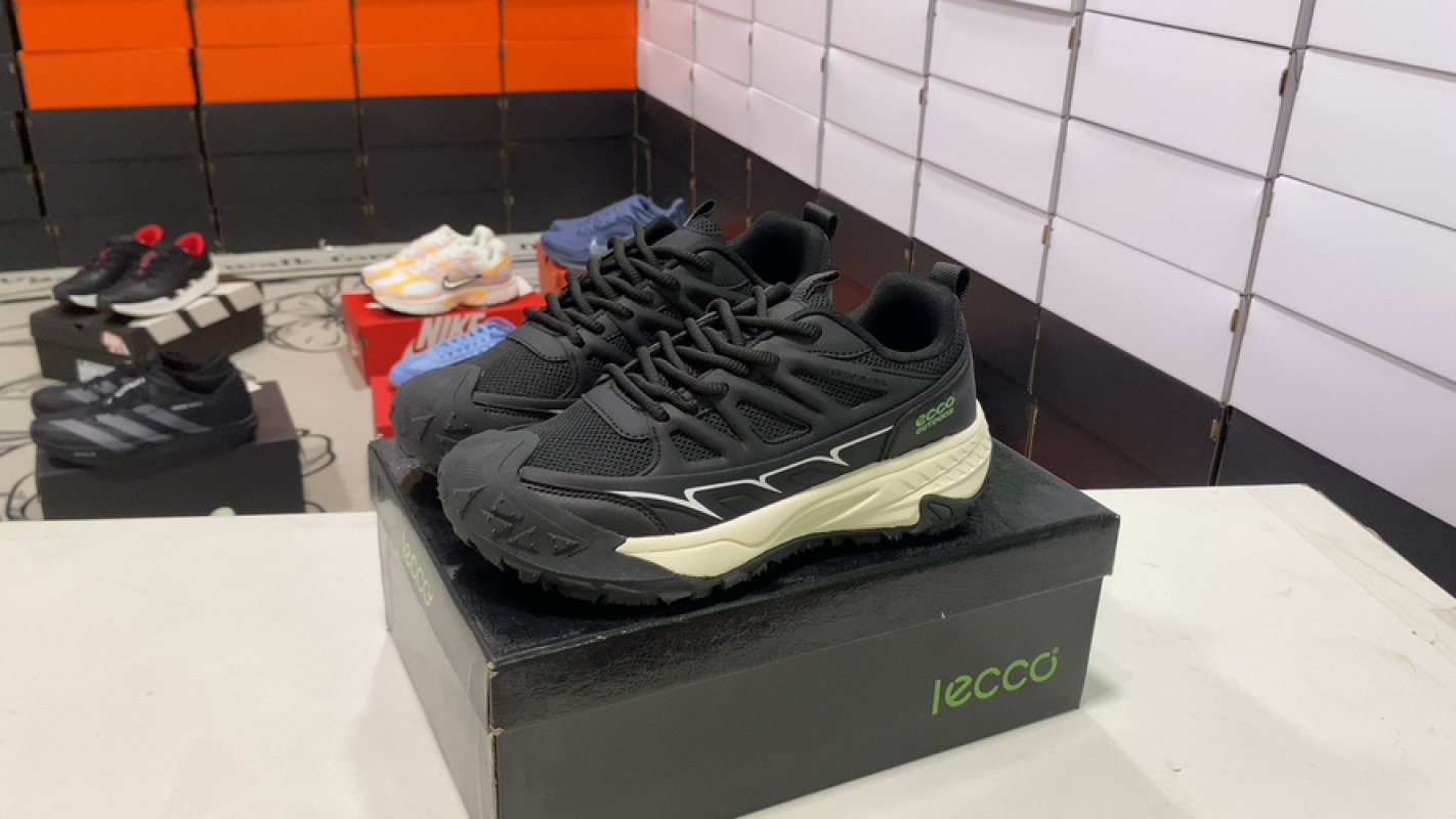 Ecco BIOM FJUEL Low Top Casual Sneaker Black Cream