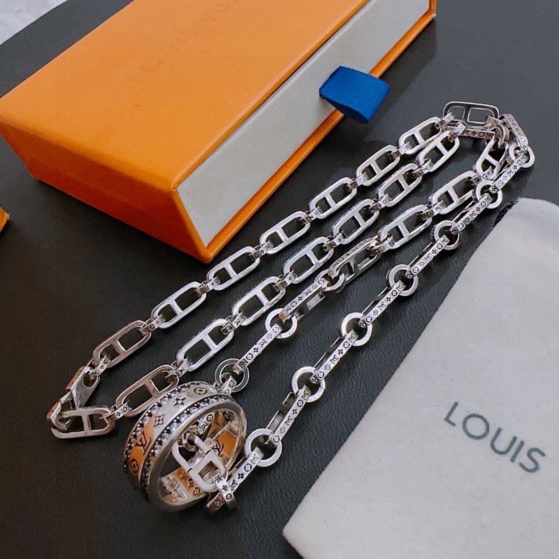 Louis Vuitton LV Monogram Chain Necklace Silver - Replica