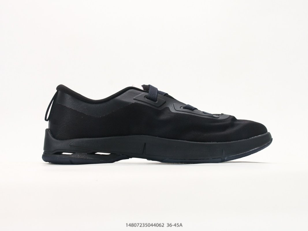 On Cloudnova Moon Black Hiking Running Sneaker view