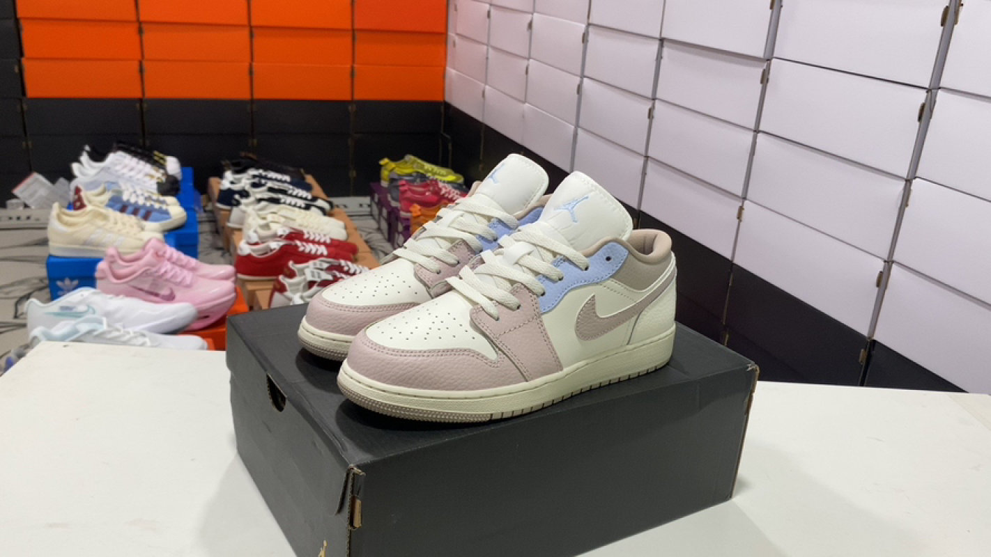 Jordan Air Jordan 1 Low White Pink Blue