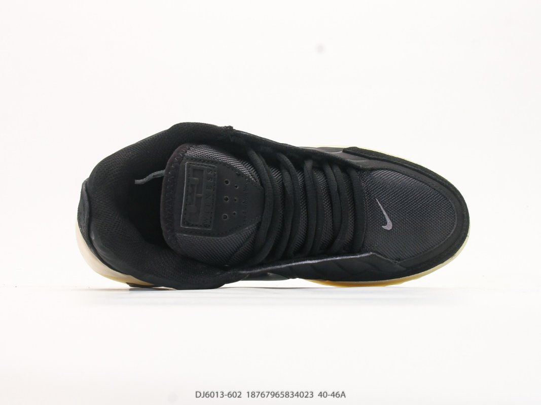Nike LeBron Witness 9 EP Basketball Shoe Black Grey view