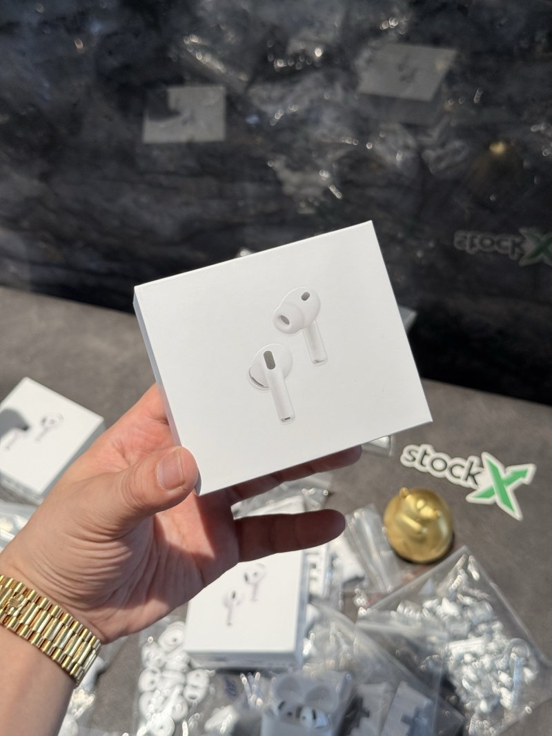 Apple AirPods Pro 3 Green X Edition 1:1 UA Replica view