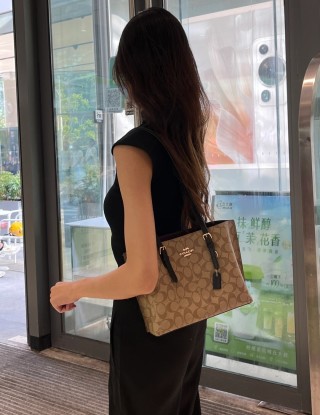 Louis Vuitton Monogram Tote Bag Brown Gold Hardware view 9