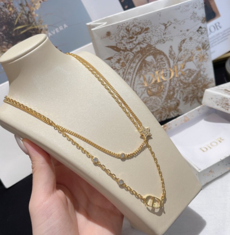 Dior CD Letter Double Layer Five Star Crystal Lock Collarbone Chain view