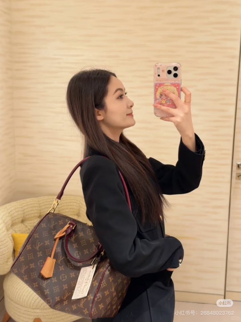 Louis Vuitton Speedy 30 Monogram Canvas Burgundy Handle UA Replica view