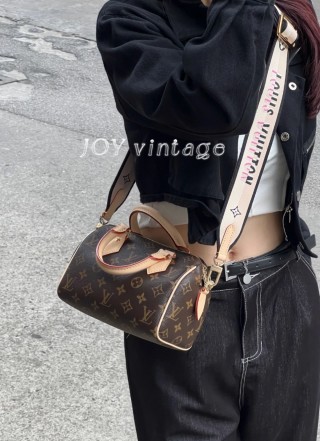 Prada Re-Edition 2005 Black Nylon Shoulder Bag view 6