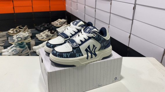 MLB Chunky Liner New York Yankees Navy Cream Low Chunky Sneaker