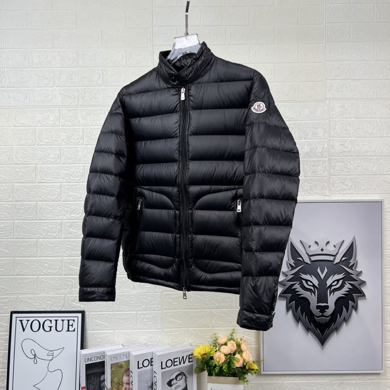 Moncler Acorus Lightweight Puffer Jacket Black view