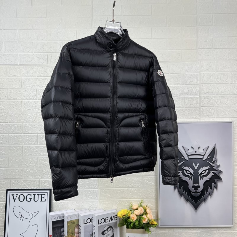 Moncler Acorus Lightweight Puffer Jacket Black view
