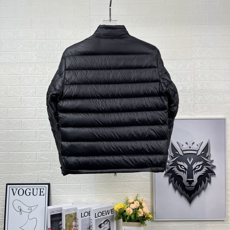 Moncler Acorus Lightweight Puffer Jacket Black view