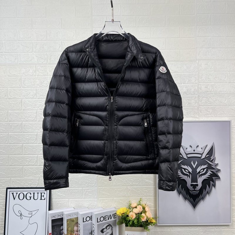 Moncler Acorus Lightweight Puffer Jacket Black view