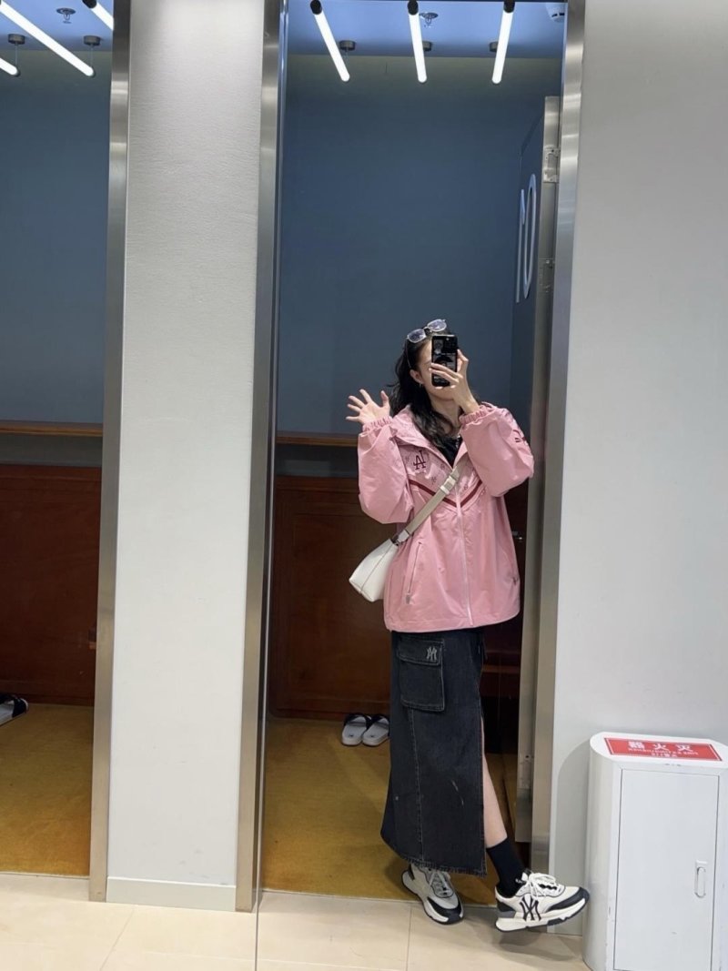 Nike Windrunner Pink Jacket UA Replica view