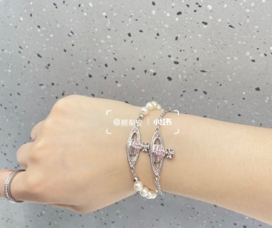 Vivienne Westwood Saturn Pearl Bracelet - Classic Pink Diamond Design view 2