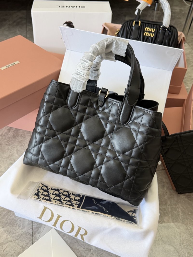 Dior Toujours Quilted Tote Bag Black view