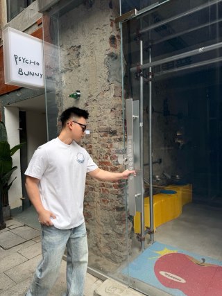 Balenciaga Logo Print White T-Shirt Rep view 7