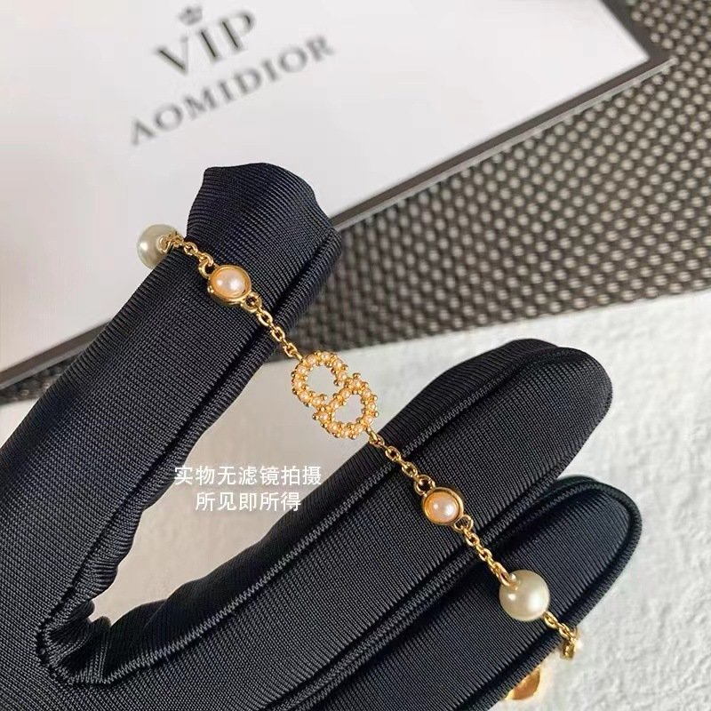 Dior CD Letter Pearl Crystal Bracelet Gold view