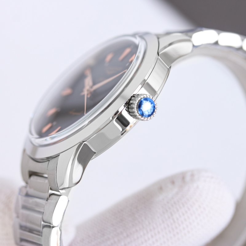 Longines Conquest Classic 1959 Replica Watch Silver Gold Dial view