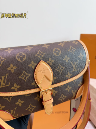 Louis Vuitton Speedy 20 Monogram Canvas Shoulder Bag UA Rep view 3